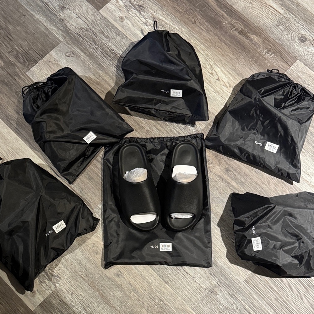 Yeezy Slides YS-01 Black